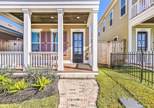 3rd image of 2519 S Houston Ave, Pearland, TX 77581 | MLS# 75803540