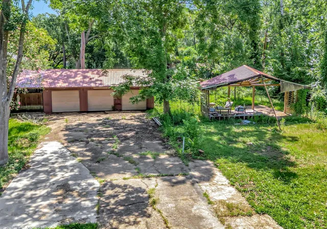 2nd image of 5213 Palm Dr, Dickinson, TX 77539 | MLS# 77843650