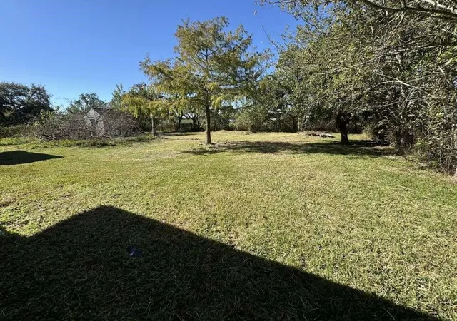 15th image of 306 Tennyson St, Dickinson, TX 77539 | MLS# 89109360