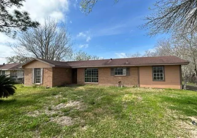 1st image of 306 Tennyson St, Dickinson, TX 77539 | MLS# 89109360