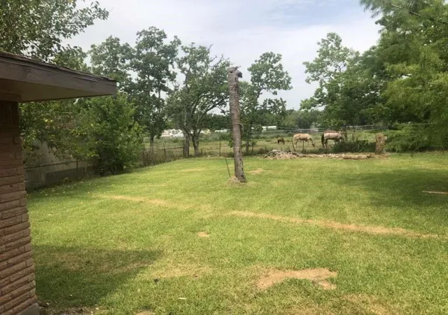 2nd image of 306 Tennyson St, Dickinson, TX 77539 | MLS# 89109360