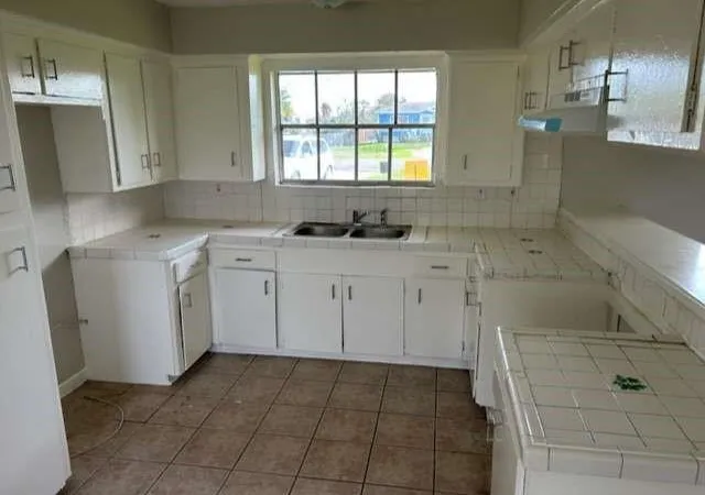 5th image of 306 Tennyson St, Dickinson, TX 77539 | MLS# 89109360