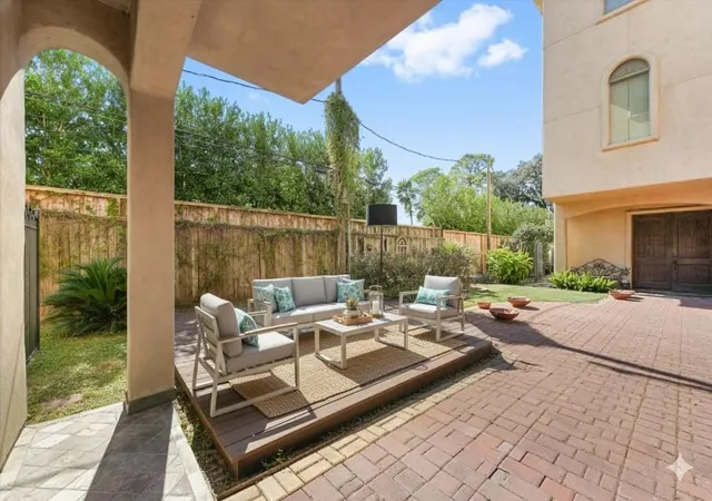 5th image of 5459 John Dreaper Dr, Houston, TX 77056 | MLS# 90581898
