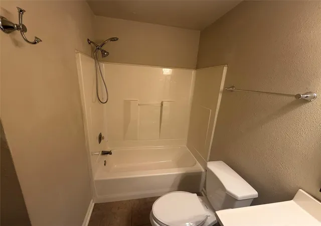 Photo 25 of Single family home for sale at 9 Wolfhound Ln, Spring, TX 77380 | MLS# 97336147 | Listing updated on 2026-09-14