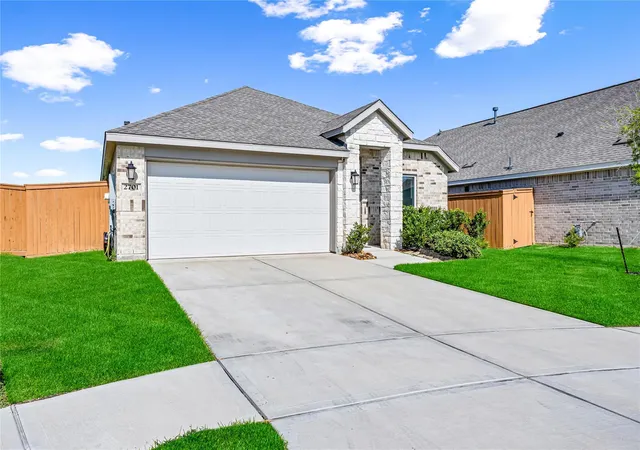 Photo 2 of Single family home for sale at 2701 Meridian Springs Dr, Texas City, TX 77568 | MLS# 60815378 | Listing updated on 2026-08-30