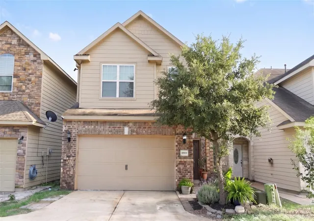1st image of 10919 Panther Ct, Houston, TX 77099 | MLS# 77541592