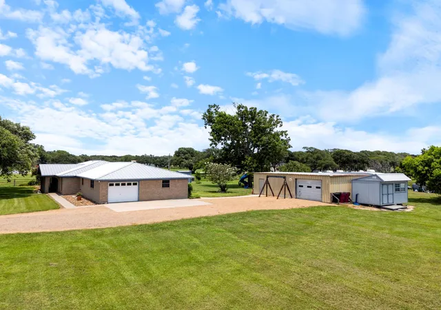 5th image of 1201 Fm 1862, Blessing, TX 77419 | MLS# 16657093