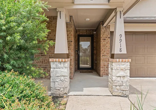Photo 2 of Single family home for sale at 9918 Channel Set Way, Rosharon, TX 77583 | MLS# 93068857 | Listing updated on 2026-09-11