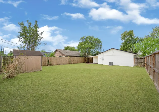 20th image of 622 N 13th St, La Porte, TX 77571 | MLS# 82502965
