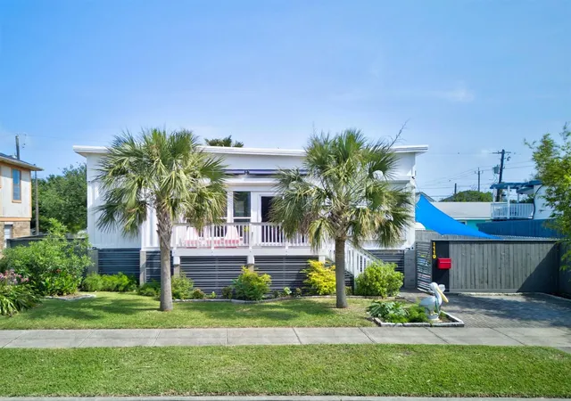 Photo 1 of Single family home for sale at 1119 Ave L, Galveston, TX 77550 | MLS# 38137511 | Listing updated on 2026-09-10