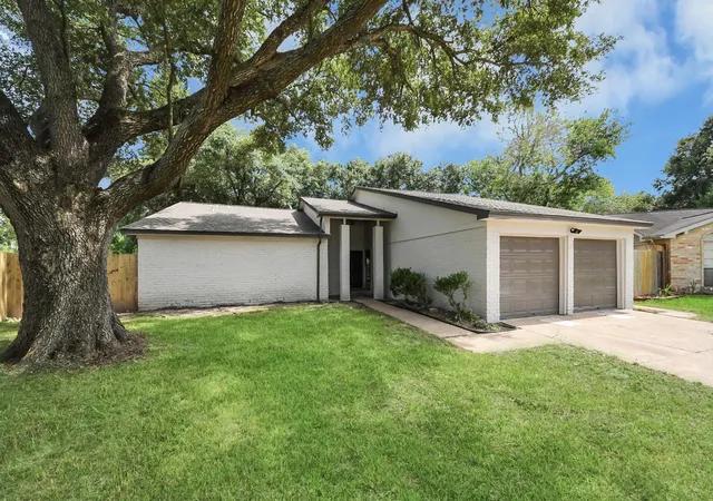 Photo 3 of Single family home for sale at 1019 Summers Dr, Missouri City, TX 77489 | MLS# 77262052 | Listing updated on 2026-08-26