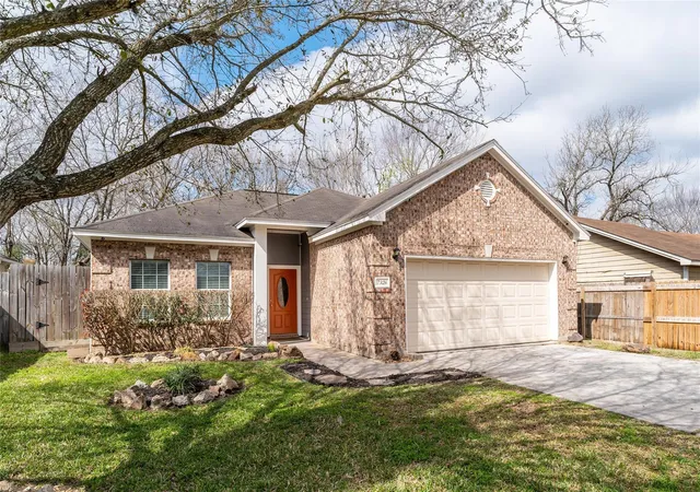 Photo 2 of Single family home for sale at 7326 Conley St, Houston, TX 77021 | MLS# 33338700 | Listing updated on 2026-09-01