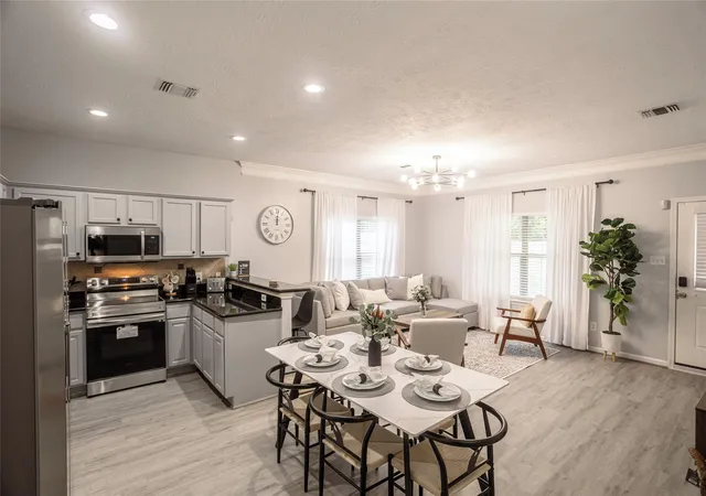 Photo 3 of Single family home for sale at 7326 Conley St, Houston, TX 77021 | MLS# 33338700 | Listing updated on 2026-09-01