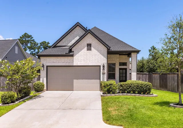 Photo 2 of Single family home for sale at 120 Lukewood Cir, Willis, TX 77318 | MLS# 53898619 | Listing updated on 2026-08-30