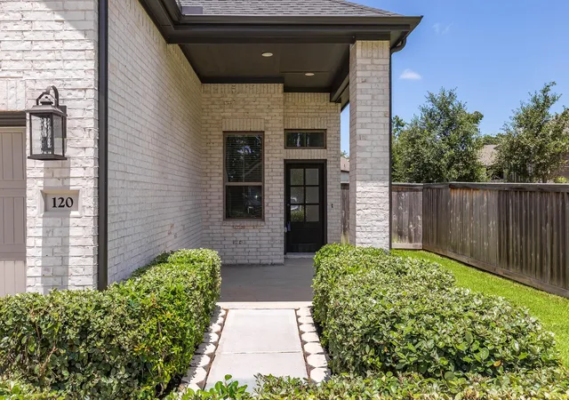 Photo 3 of Single family home for sale at 120 Lukewood Cir, Willis, TX 77318 | MLS# 53898619 | Listing updated on 2026-08-30
