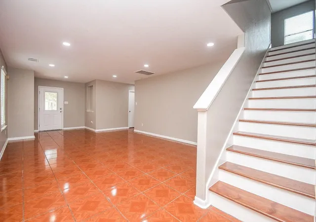 Photo 4 of Sale Pending at 2926 Yearling Colt Ct, Houston, TX 77038 | MLS# 70572354 | Listing updated on 2026-09-21