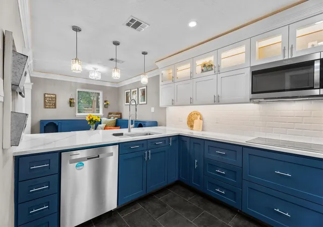 Photo 2 of Single family home for sale at 11918 Stillwater Dr, Houston, TX 77070 | MLS# 41315321 | Listing updated on 2026-05-21