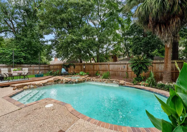Photo 4 of Single family home for sale at 11918 Stillwater Dr, Houston, TX 77070 | MLS# 41315321 | Listing updated on 2026-05-21