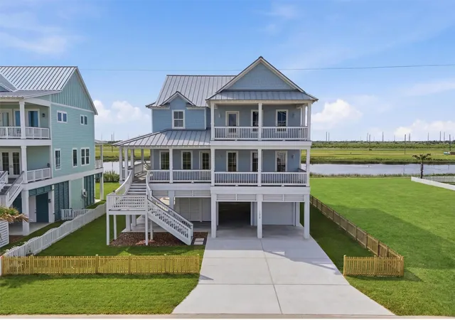 Photo 2 of Single family home for sale at 11350 Beachside Dr, Galveston, TX 77554 | MLS# 24148063 | Listing updated on 2026-09-15