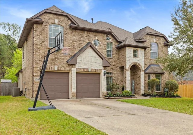Photo 3 of Sale Pending at 2517 Legacy Meadows Ln, Conroe, TX 77304 | MLS# 89477103 | Listing updated on 2026-09-15