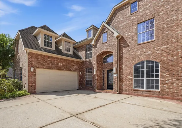 Photo 2 of Single family home for sale at 14911 Oxford Wy, Houston, TX 77069 | MLS# 31004200 | Listing updated on 2026-09-21