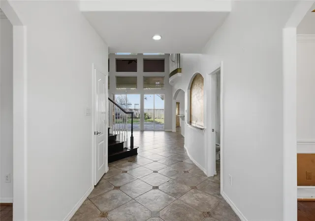 Photo 3 of Single family home for sale at 14911 Oxford Wy, Houston, TX 77069 | MLS# 31004200 | Listing updated on 2026-09-21