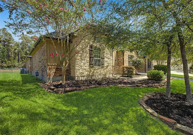 Photo 3 of Single family home for sale at 279 W Pines Dr, Montgomery, TX 77356 | MLS# 46050540 | Listing updated on 2026-09-05