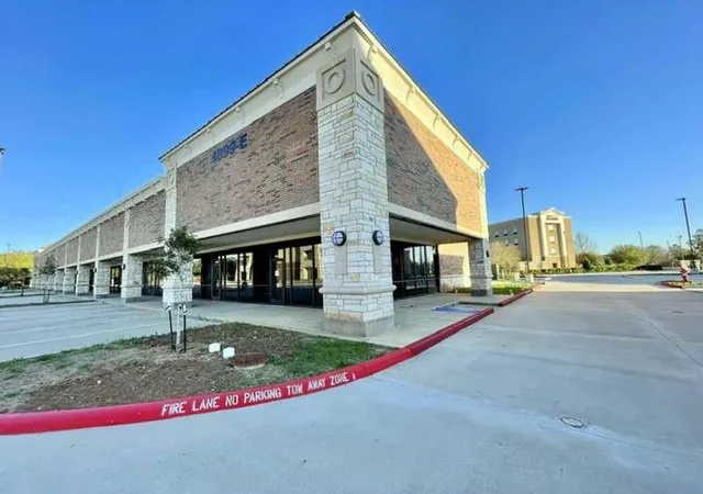 3rd image of 4899 Hwy 6, Missouri City, TX 77459