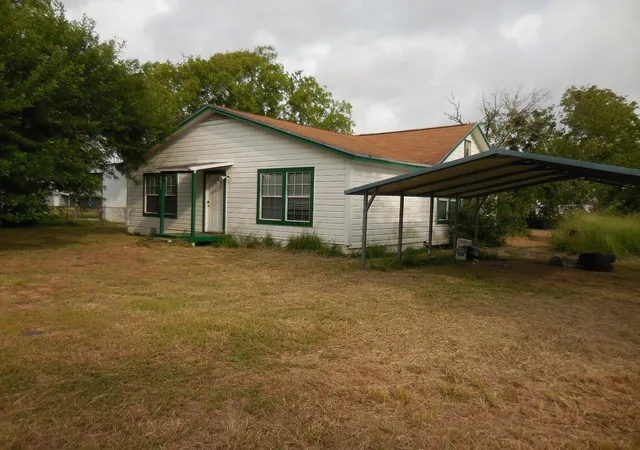 Homes for sale in Matagorda, TX | 628 Austin St W, Matagorda, TX 77457 | MLS# 5804821