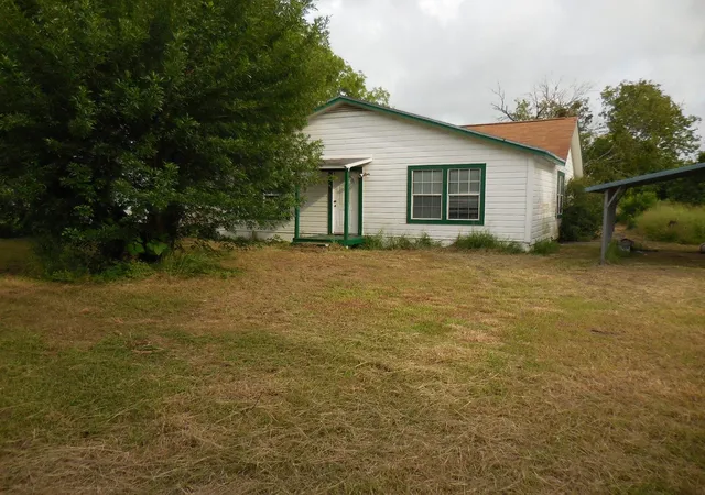 Homes for sale in Matagorda, TX | 628 Austin St W, Matagorda, TX 77457 | MLS# 5804821