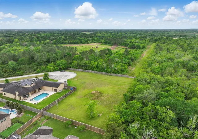 Photo 2 of Land for sale at 2082 Wilderness Trl, Friendswood, TX 77546 | MLS# 26785271 | Listing updated on 2026-05-25