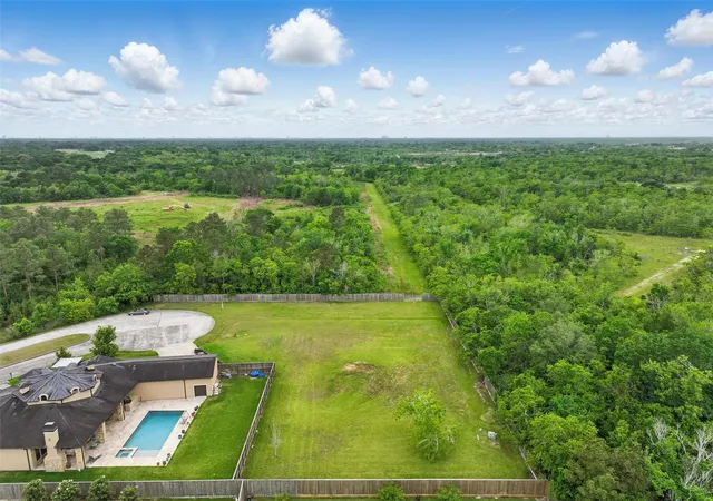 Photo 3 of Land for sale at 2082 Wilderness Trl, Friendswood, TX 77546 | MLS# 26785271 | Listing updated on 2026-05-25