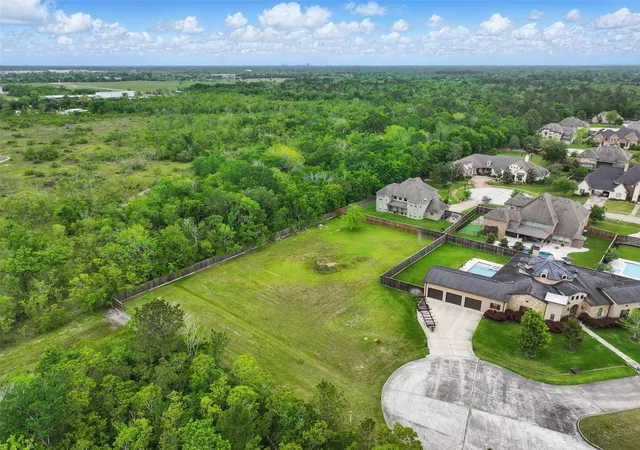 Photo 4 of Land for sale at 2082 Wilderness Trl, Friendswood, TX 77546 | MLS# 26785271 | Listing updated on 2026-05-25