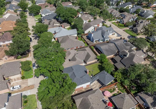 2nd image of 11743 Wickhollow Ln, Houston, TX 77043 | MLS# 62663956