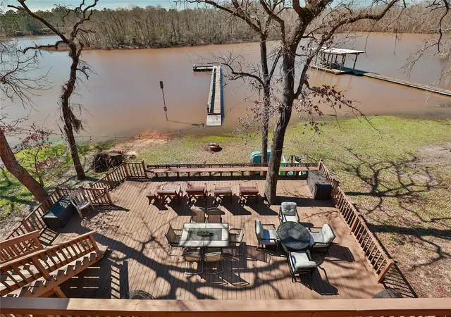 Photo 4 of Single family home for sale at 431 Shoreline Dr, Huntsville, TX 77320 | MLS# 22796421 | Listing updated on 2026-09-18