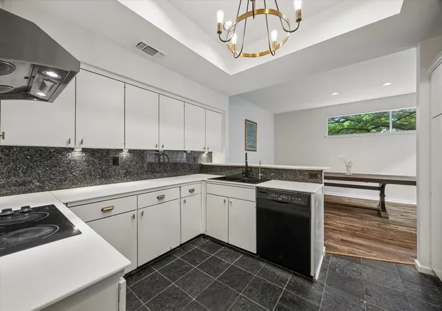 Photo 3 of Townhouse for sale at 49 Litchfield Ln, Houston, TX 77024 | MLS# 98951989 | Listing updated on 2026-07-03
