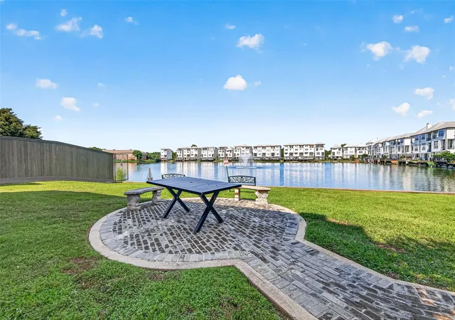 38th image of 8810 Lakeshore Bend Dr, Houston, TX 77080 | MLS# 49999697