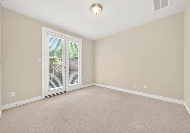 5th image of 8810 Lakeshore Bend Dr, Houston, TX 77080 | MLS# 49999697