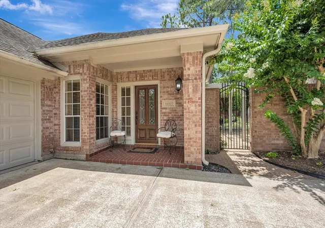 Homes for sale in Pasadena, TX | 16007 Edgewood Dr, Pasadena, TX 77059 | MLS# 41076698