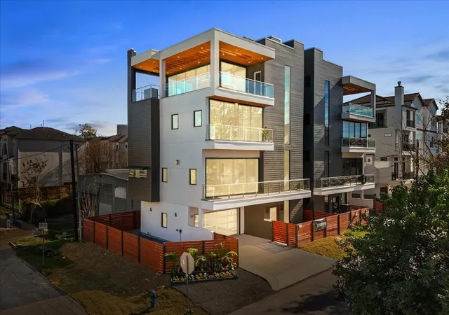 Photo 1 of Single family home for sale at 516 Reinerman St, Houston, TX 77007 | MLS# 43666202 | Listing updated on 2026-09-11