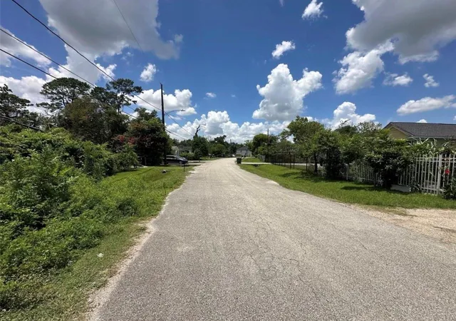 Photo 1 of Land for sale at 6842 Carothers St, Houston, TX 77028 | MLS# 48440740 | Listing updated on 2026-04-18