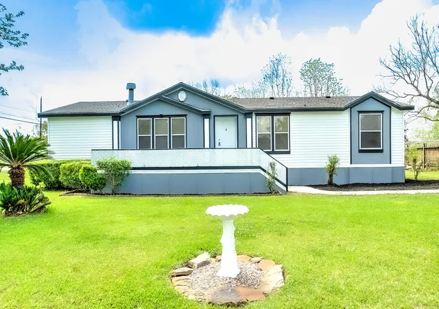 1st image of 2516 Loch Lomond St, Highlands, TX 77562 | MLS# 27957111