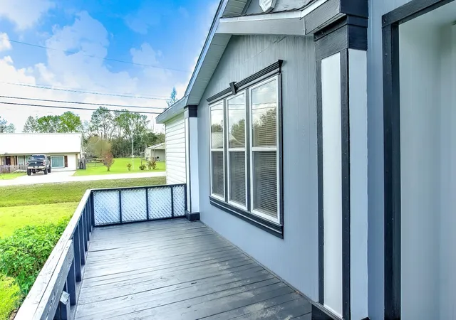 4th image of 2516 Loch Lomond St, Highlands, TX 77562 | MLS# 27957111