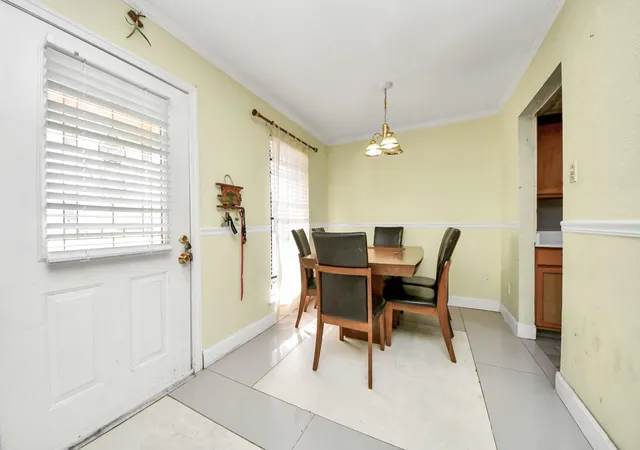 4th image of 5106 Ingomar Wy, Houston, TX 77053 | MLS# 3775575