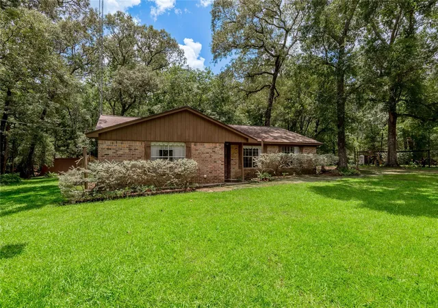 2nd image of 118 Pine Ridge Ln, Huntsville, TX 77340 | MLS# 87917480