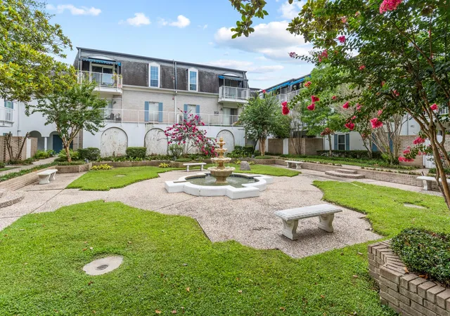 2nd image of 2601 Bellefontaine St, Houston, TX 77025