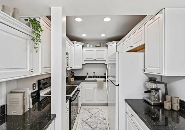 3rd image of 2601 Bellefontaine St #C104, Houston, TX 77025 | MLS# 96856734