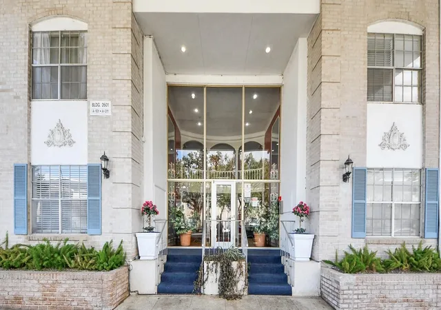 4th image of 2601 Bellefontaine St #C104, Houston, TX 77025 | MLS# 96856734