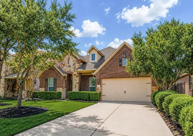 Homes for sale in The Woodlands, TX | 38 S Pinto Point Cir, The Woodlands, TX 77389 | MLS# 57946637