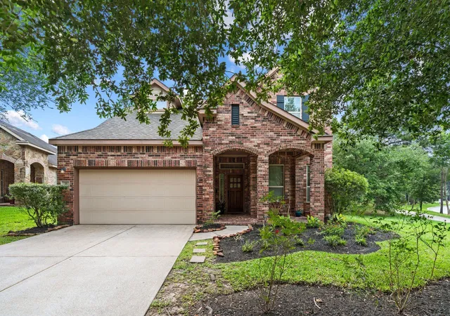 Homes for sale in Spring, TX | 35 Nagshead Pl, Spring, TX 77389 | MLS# 71780078